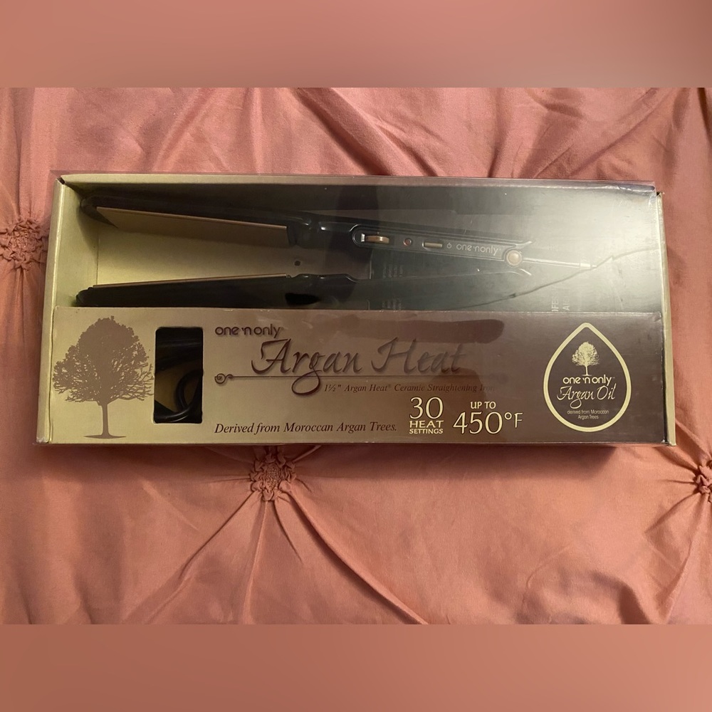 Flat iron ONE N ONLY